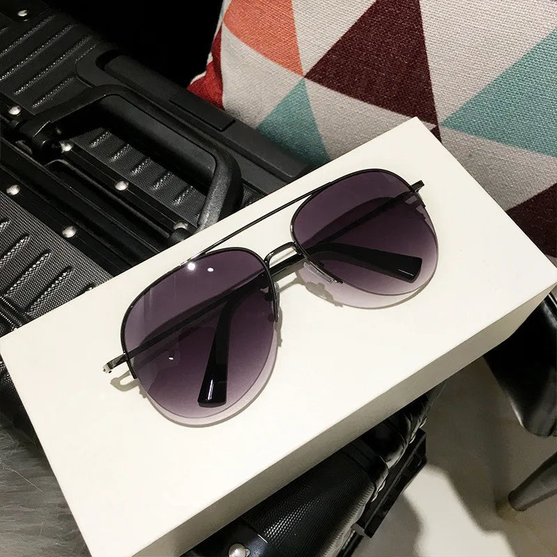 🕶️ AviatorPro™ – Men’s Classic Metal Frame Sunglasses