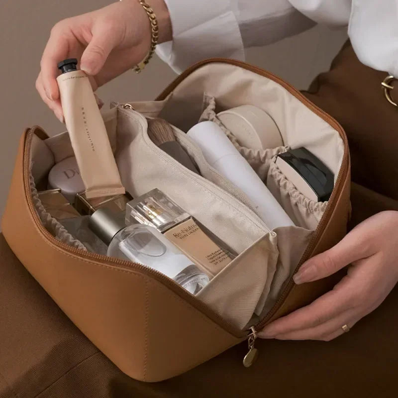 💼 LuxBag™ – Luxury Makeup Organizer & Toiletry Kit